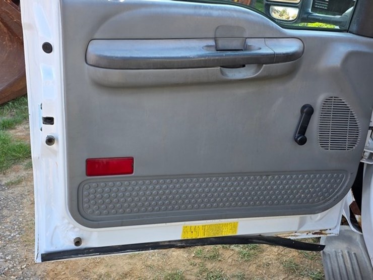 2004-ford-f350-image-43