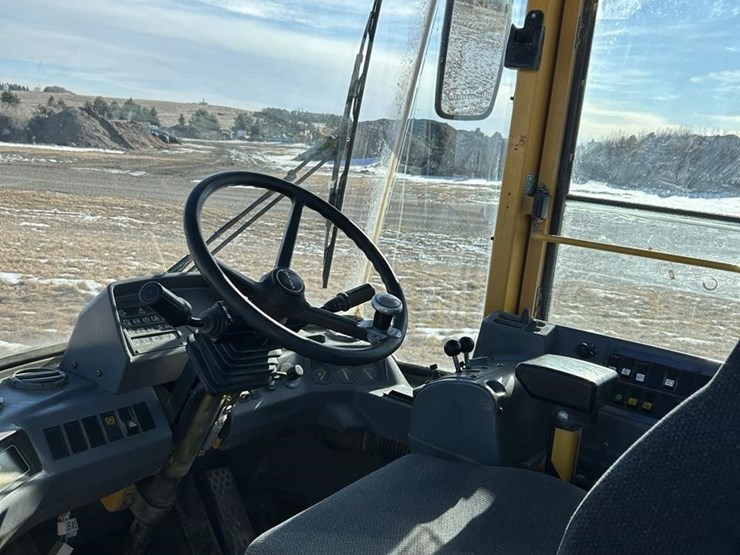 1997-volvo-l90c-image-35