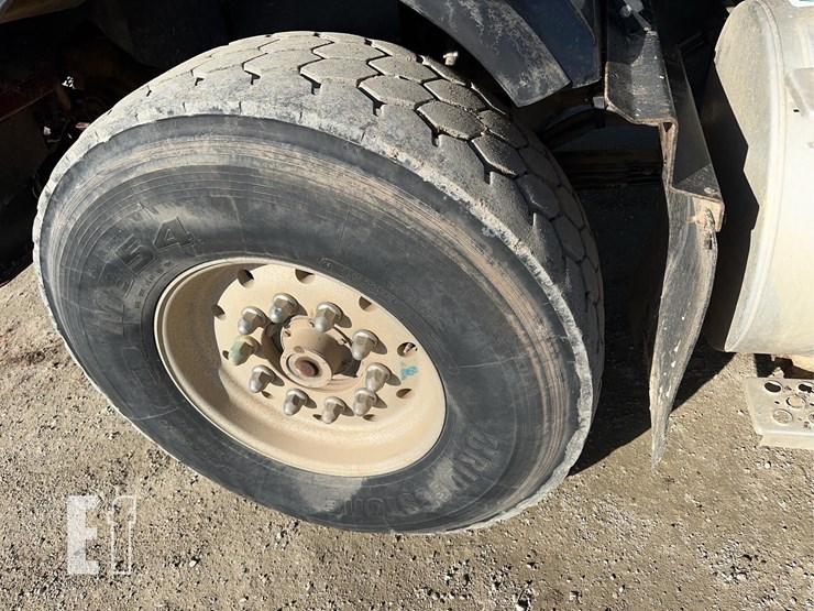 2002-kenworth-t800-image-29