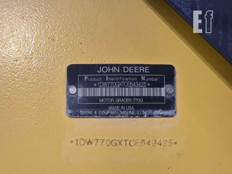 2012-deere-770g-image-36