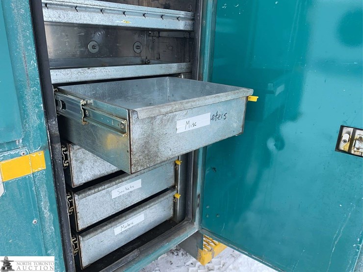 2011-freightliner-m2-106-image-36