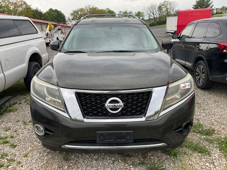 2015-nissan-pathfinder-image-2