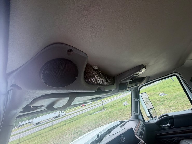 2024-international-hx620-image-30