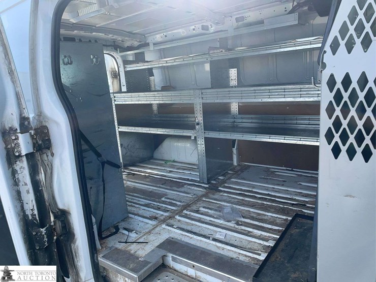 2016-ford-transit-image-15