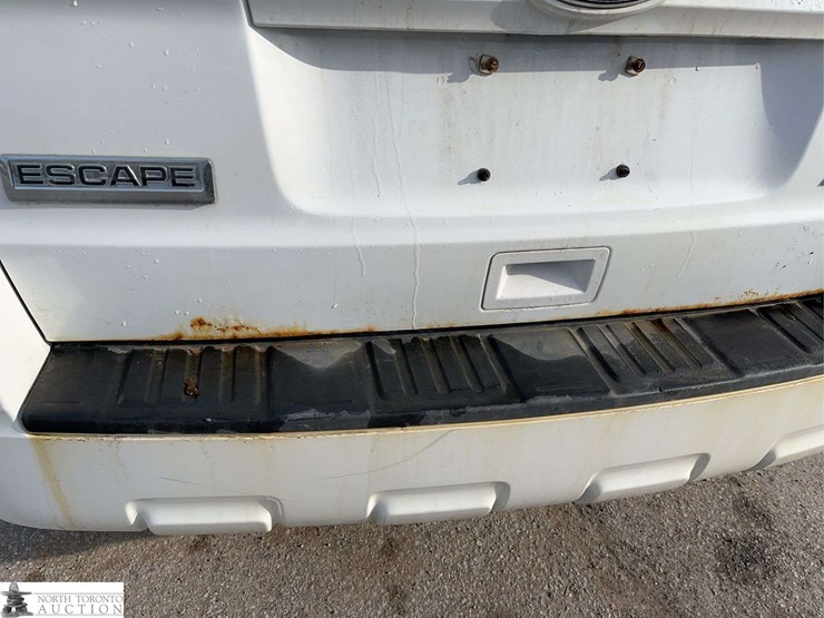 2011-ford-escape-hybrid-image-29