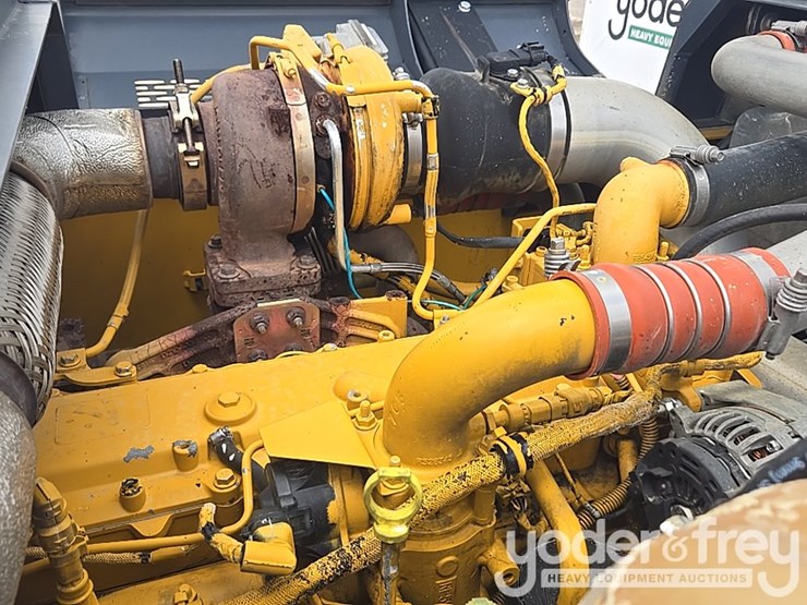 2017-deere-210g-lc-image-91