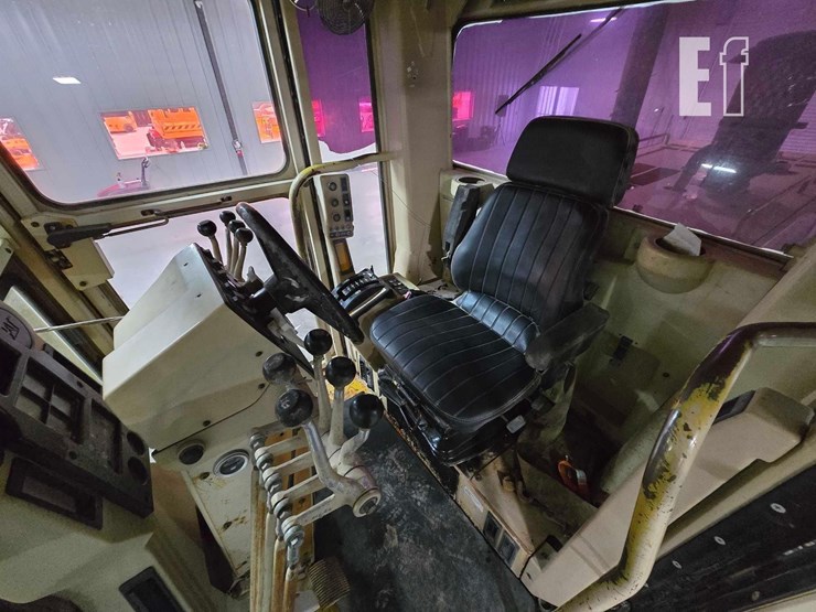 1999-caterpillar-160h-image-15