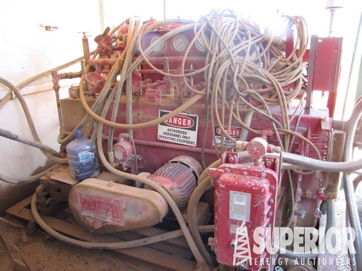 caterpillar-320-kw-image-8