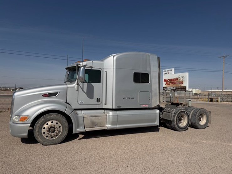2011-peterbilt-386-image-1