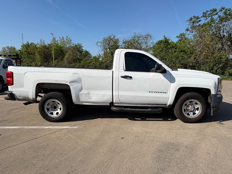 2017-chevrolet-silverado-1500-image-6