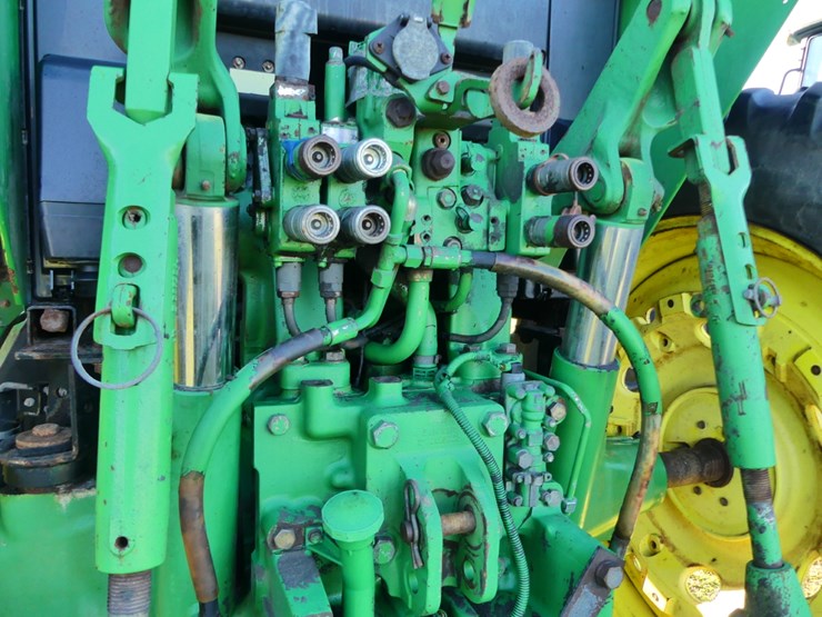 2011-john-deere-7330-image-6