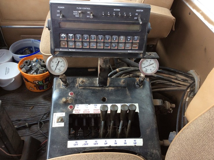 1990-ford-l8000-image-9