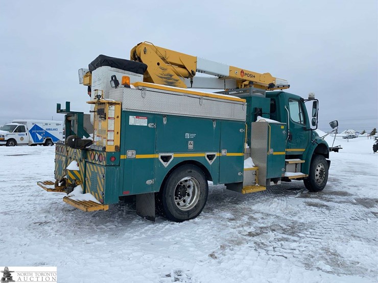 2011-freightliner-m2-106-image-6