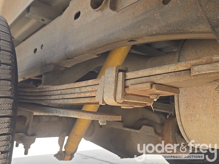 2002-chevrolet-silverado-2500hd-image-32