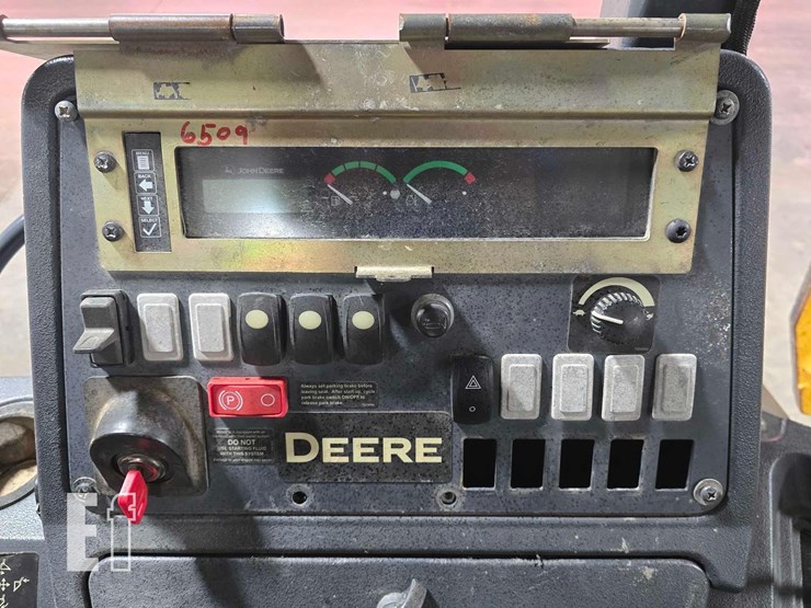 2013-deere-310k-image-23