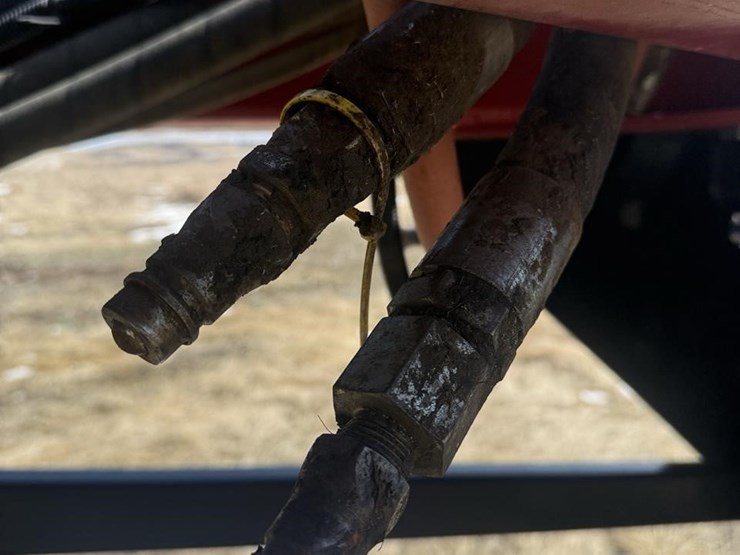 2011-case-ih-3430-image-12