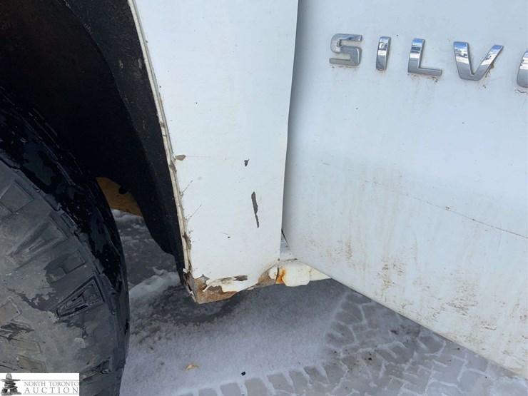 2017-chevrolet-silverado-1500-image-28