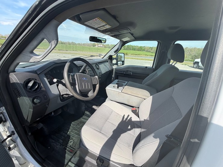 2012-ford-f550-image-16