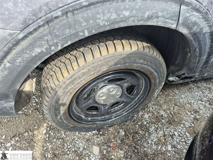 2025-ford-explorer-image-23