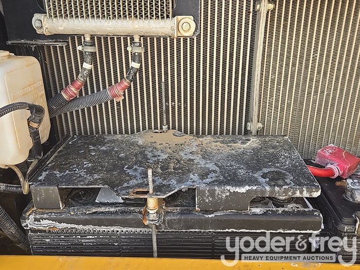 2017-deere-210g-lc-image-51