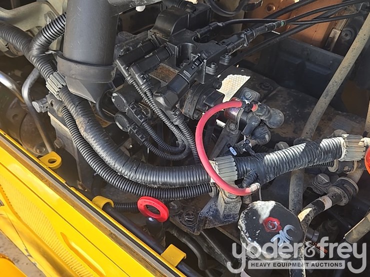 2023-komatsu-d61px-24-image-58