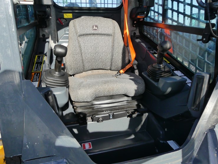 2023-deere-333g-image-12