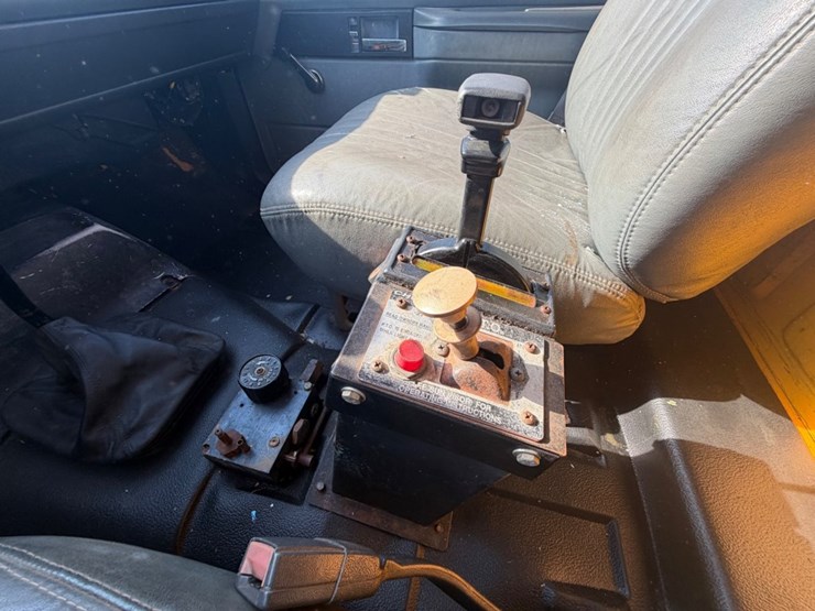 #31743-•-1996-gmc-c7h-single-axle-dump-truck-image-16