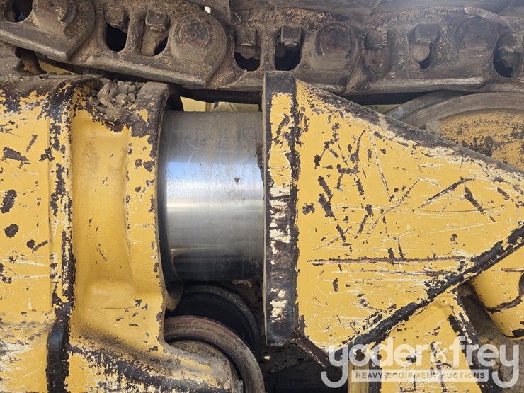 2019-caterpillar-d6-lgp-image-34