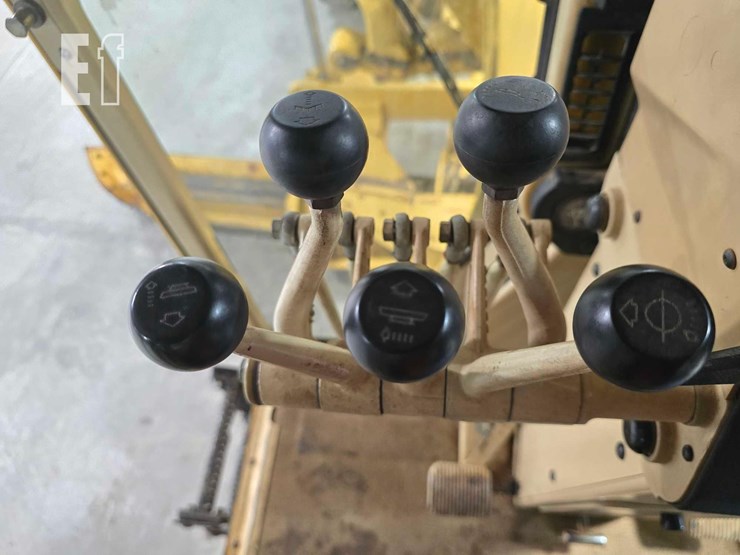 2003-caterpillar-140h-image-19