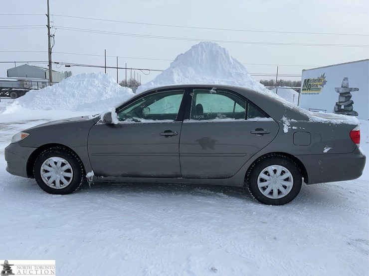 non-operable-2005-toyota-camry-4dr-sedan-image-7