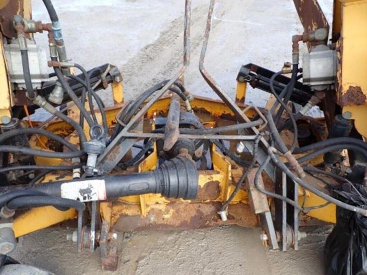 trackless-m14-pto-batwing-mower-235-image-9