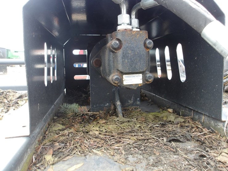 #7424-•-71"-jct-skid-steer-brush-cutter-image-8