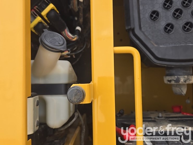 2019-caterpillar-336-image-47