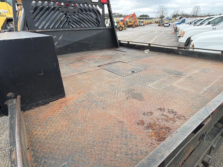 2013-gmc-3500hd-image-8