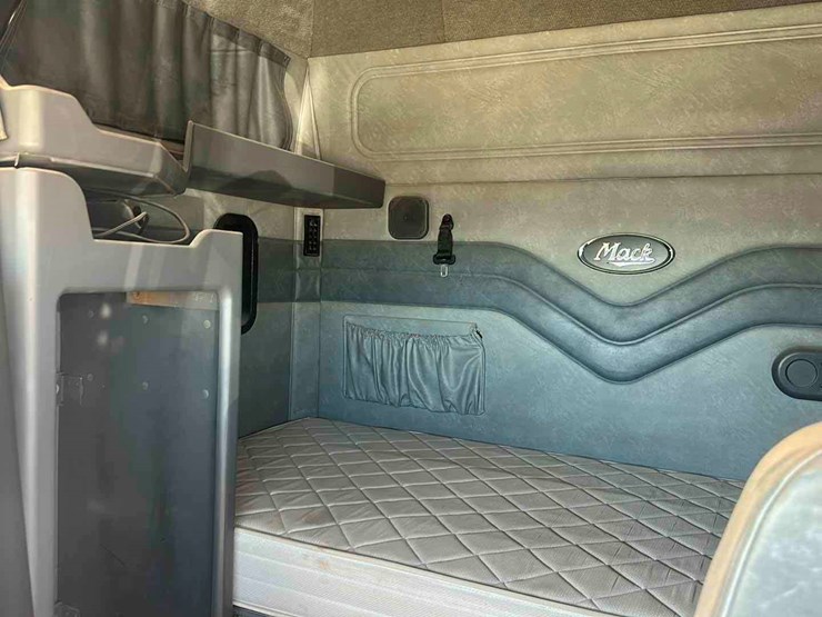 2018-mack-cxu-(pinnacle)-image-9
