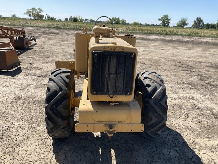 caterpillar-16-image-6