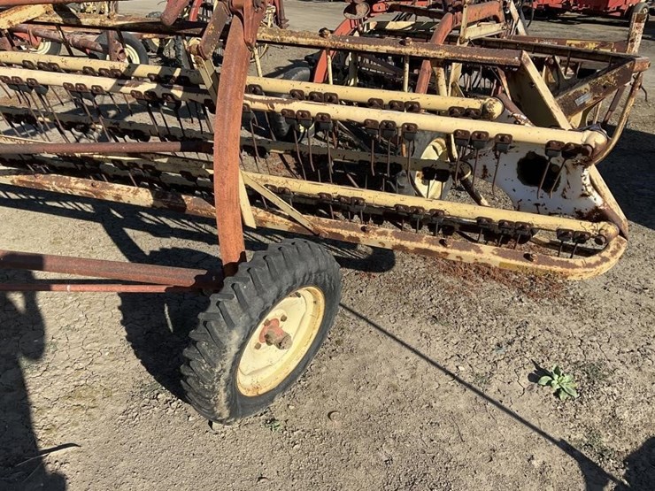 new-holland-260-image-13