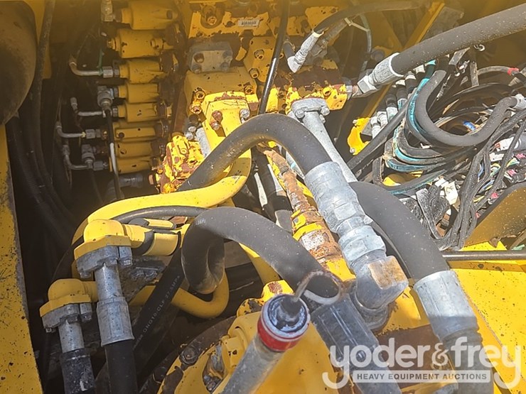 2015-komatsu-pc490-lc-11-image-123