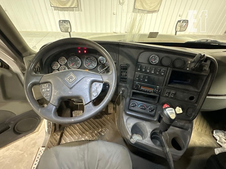 2012-international-prostar-image-14