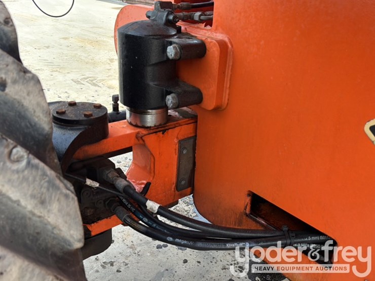 2014-jlg-800aj-image-16