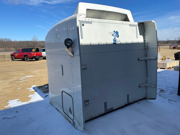 #3937-•-semi-sleeper-cab-image-6