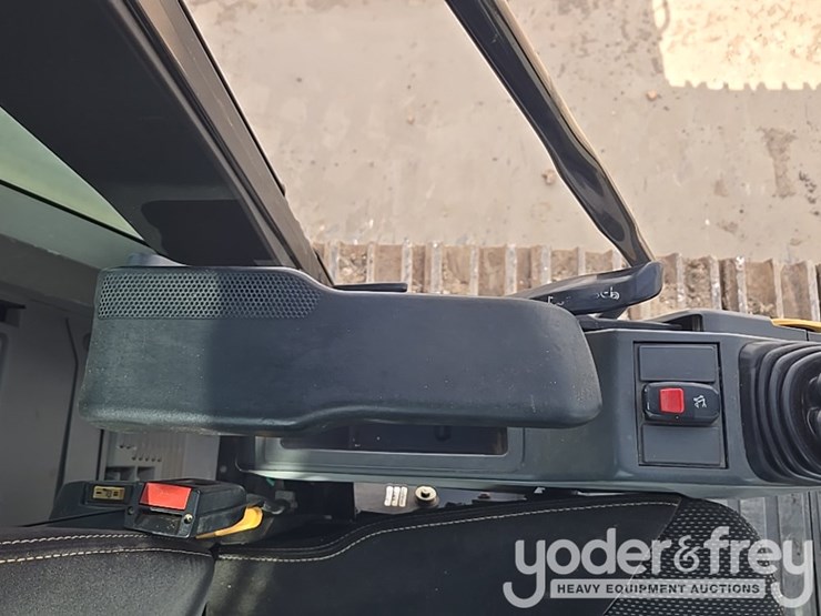 2019-caterpillar-336-image-149