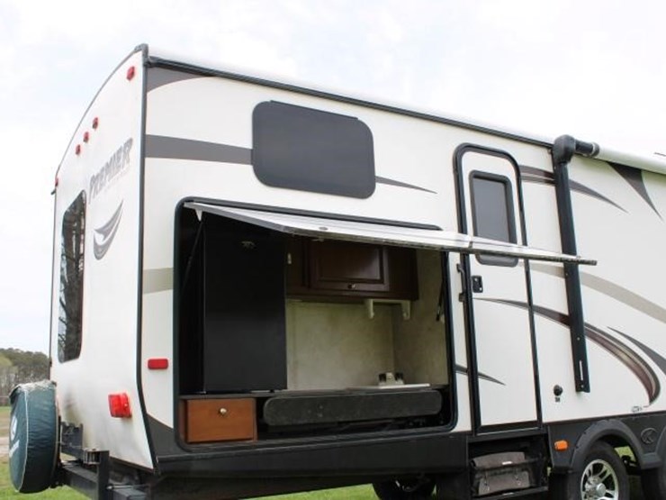 #6302-2015-keystone-ultra-lite-premier-by-bullet-3-image-4