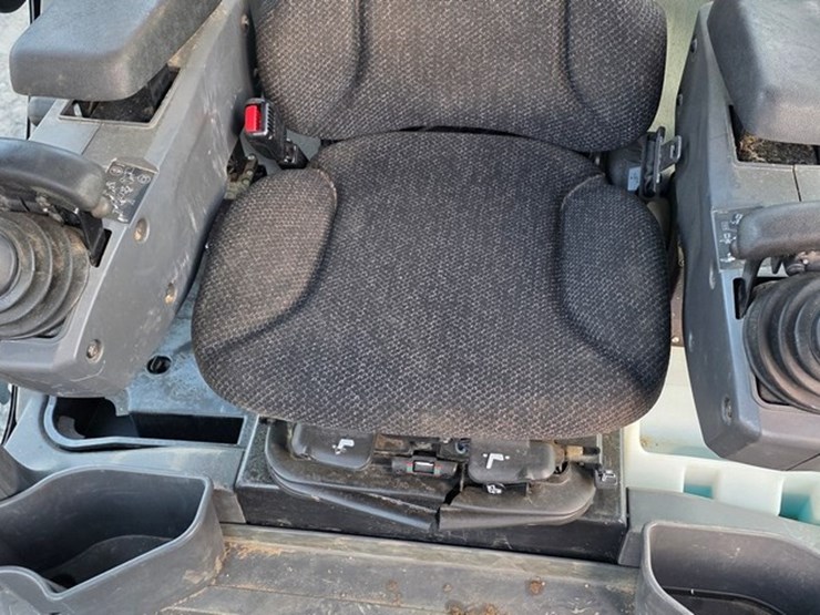 2020-caterpillar-140-image-66