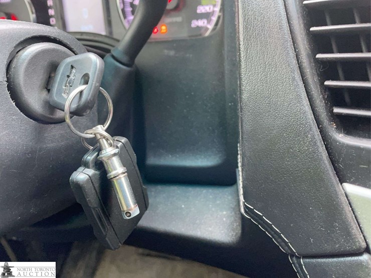 2015-chevrolet-tahoe-image-14