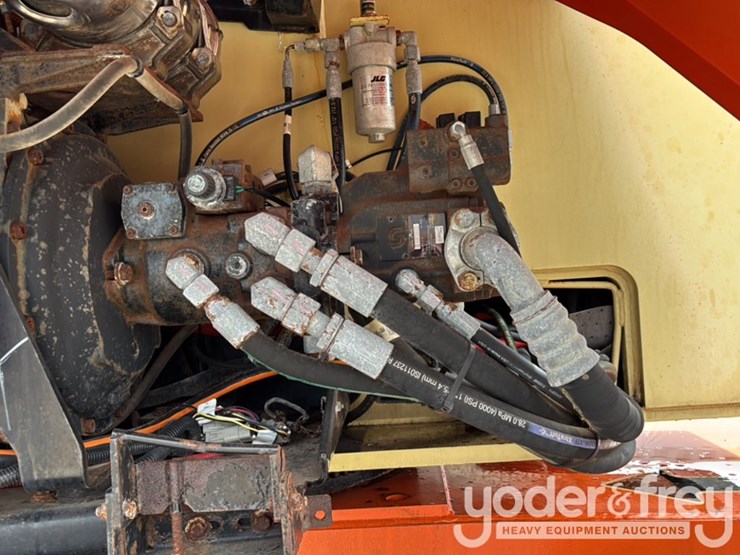2014-jlg-800aj-image-30