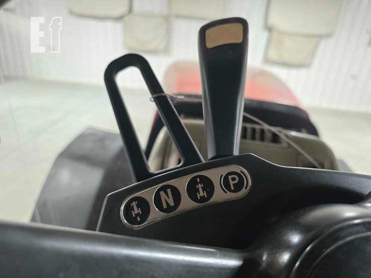 case-ih-magnum-245-image-13