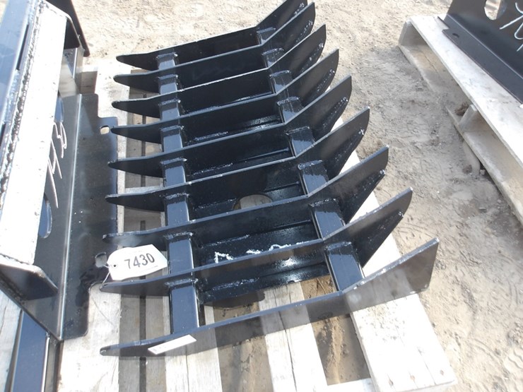 #7431-•-mini-universal-root-rake-image-2