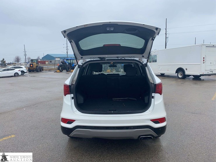 2017-hyundai-santa-fe-image-29