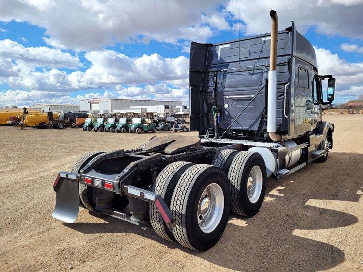 2018-volvo-vnl-conventional-new-generation-image-7